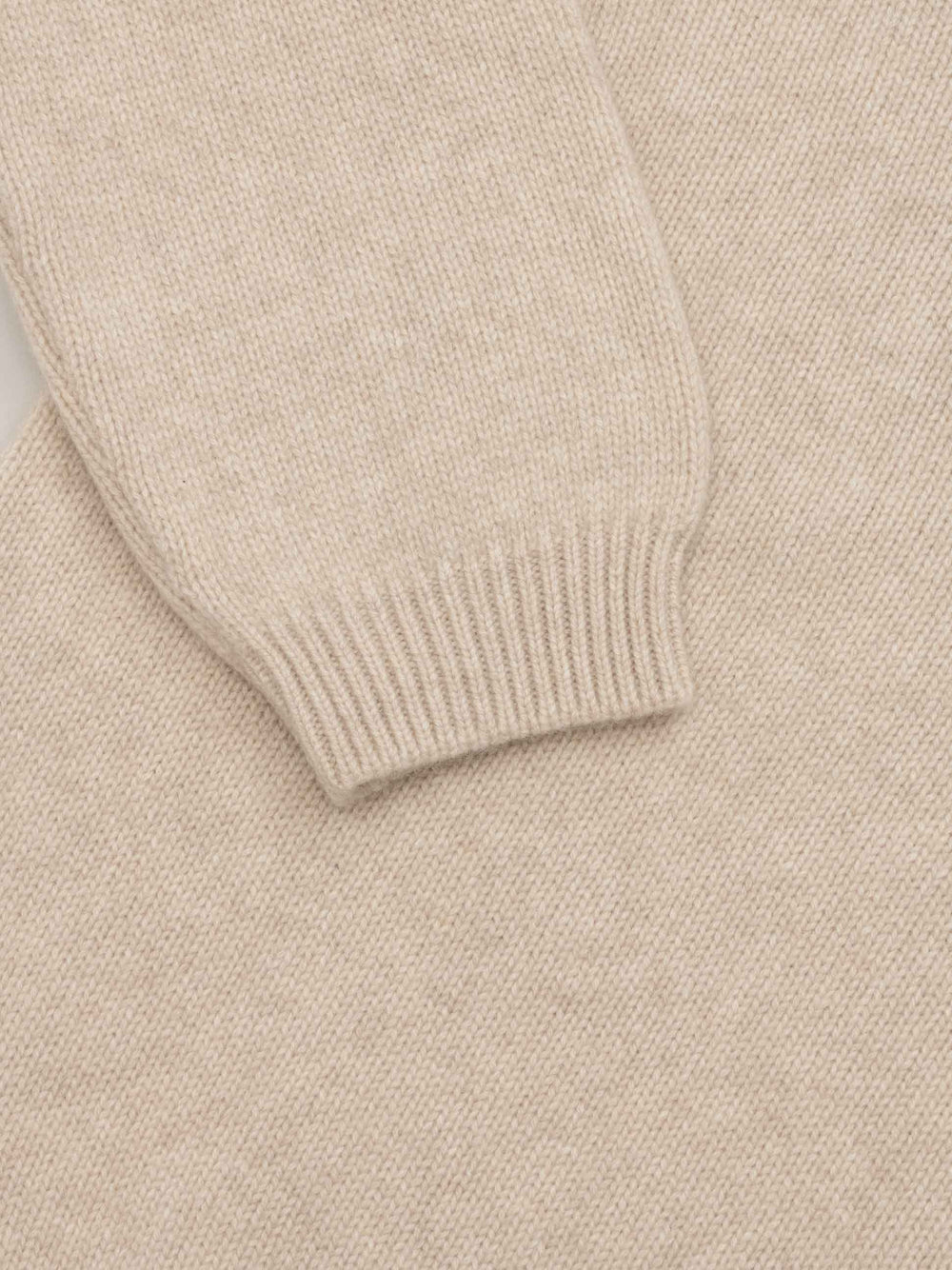 Mens Sloane Knitted Cashmere V-Neck Sweater Blonde Undyed| Begg x Co