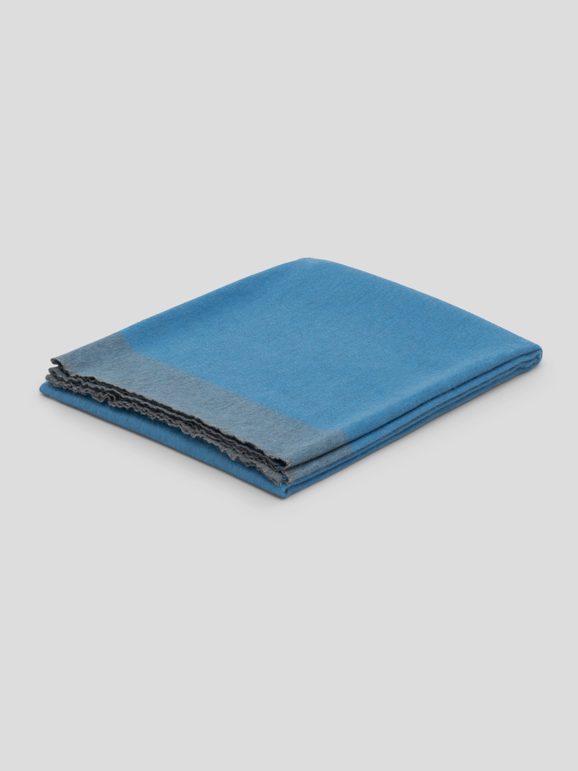 Arran Border Cashmere Blanket Flannel Grey Azure| Begg x Co