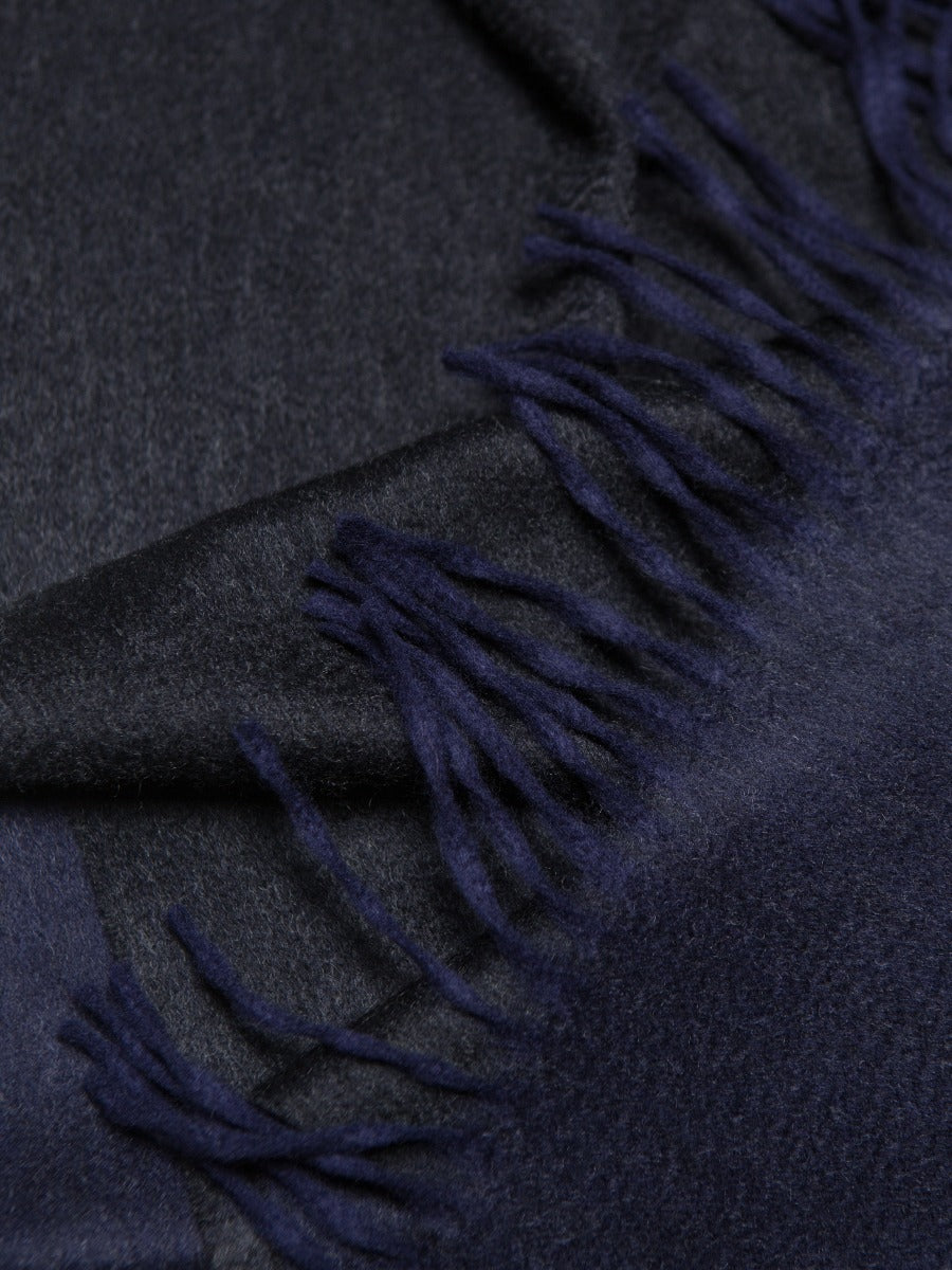 Arran Reversible Cashmere Throw Navy Charcoal Detail | Begg x Co