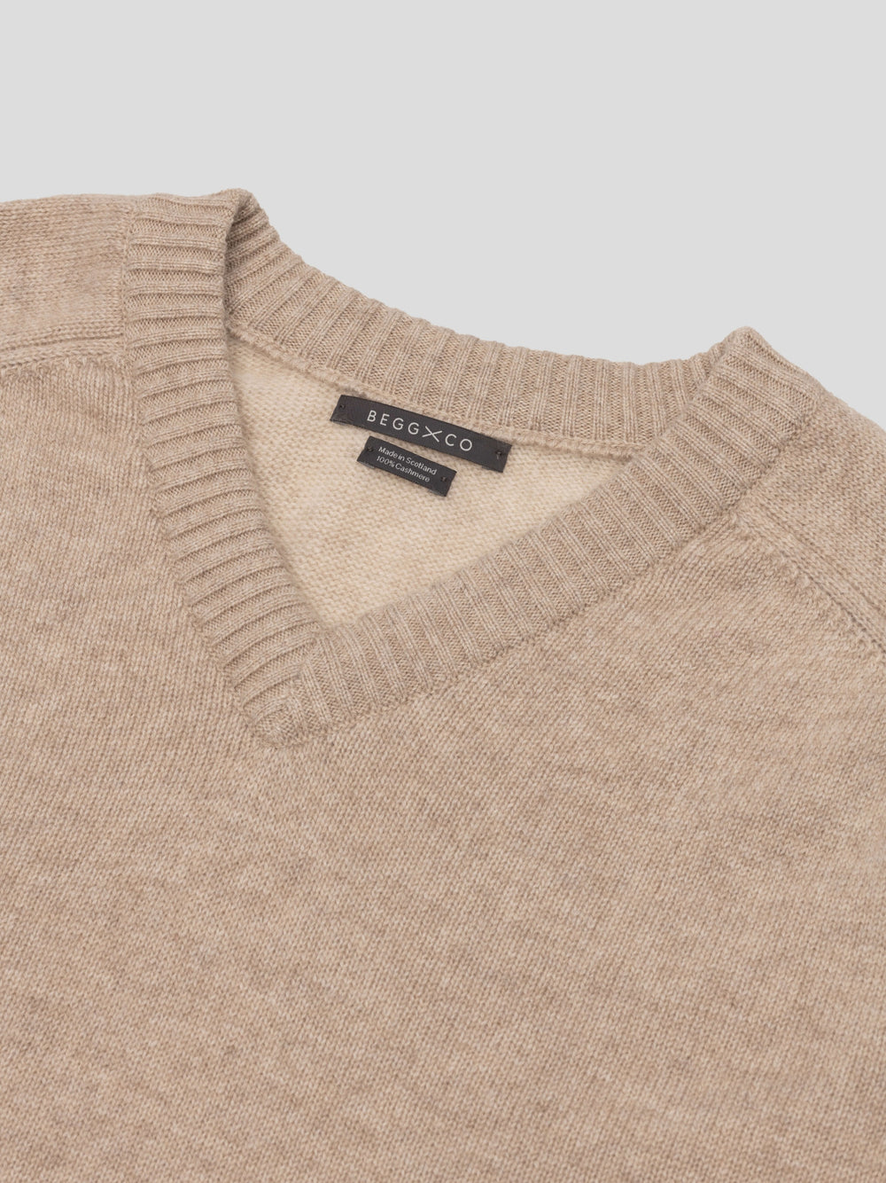 Mens Shadow Knitted Cashmere V-Neck Sweater Natural| Begg x Co