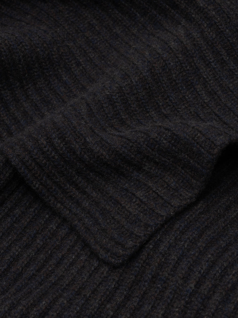 Furrow Knitted Cashmere Blanket Charcoal | Begg x Co