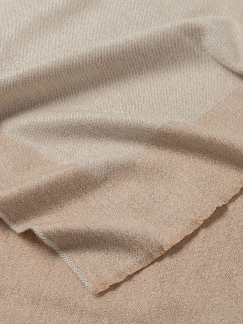 Arran Border Cashmere Blanket Alabaster | Begg x Co