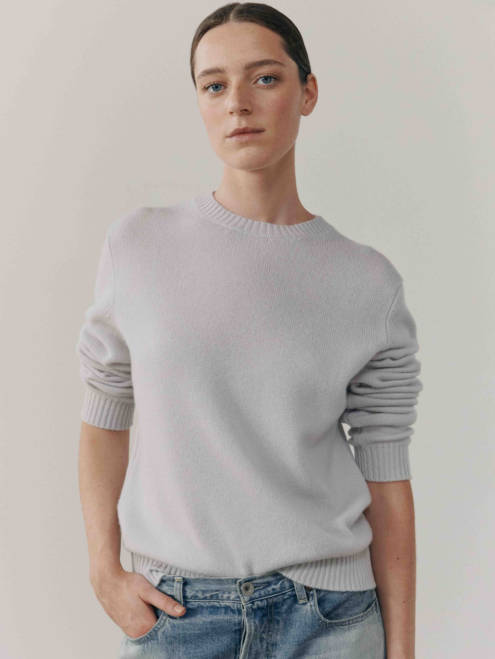 Womens Hepburn Cashmere Knitted Crew in Glacier | Begg x Co