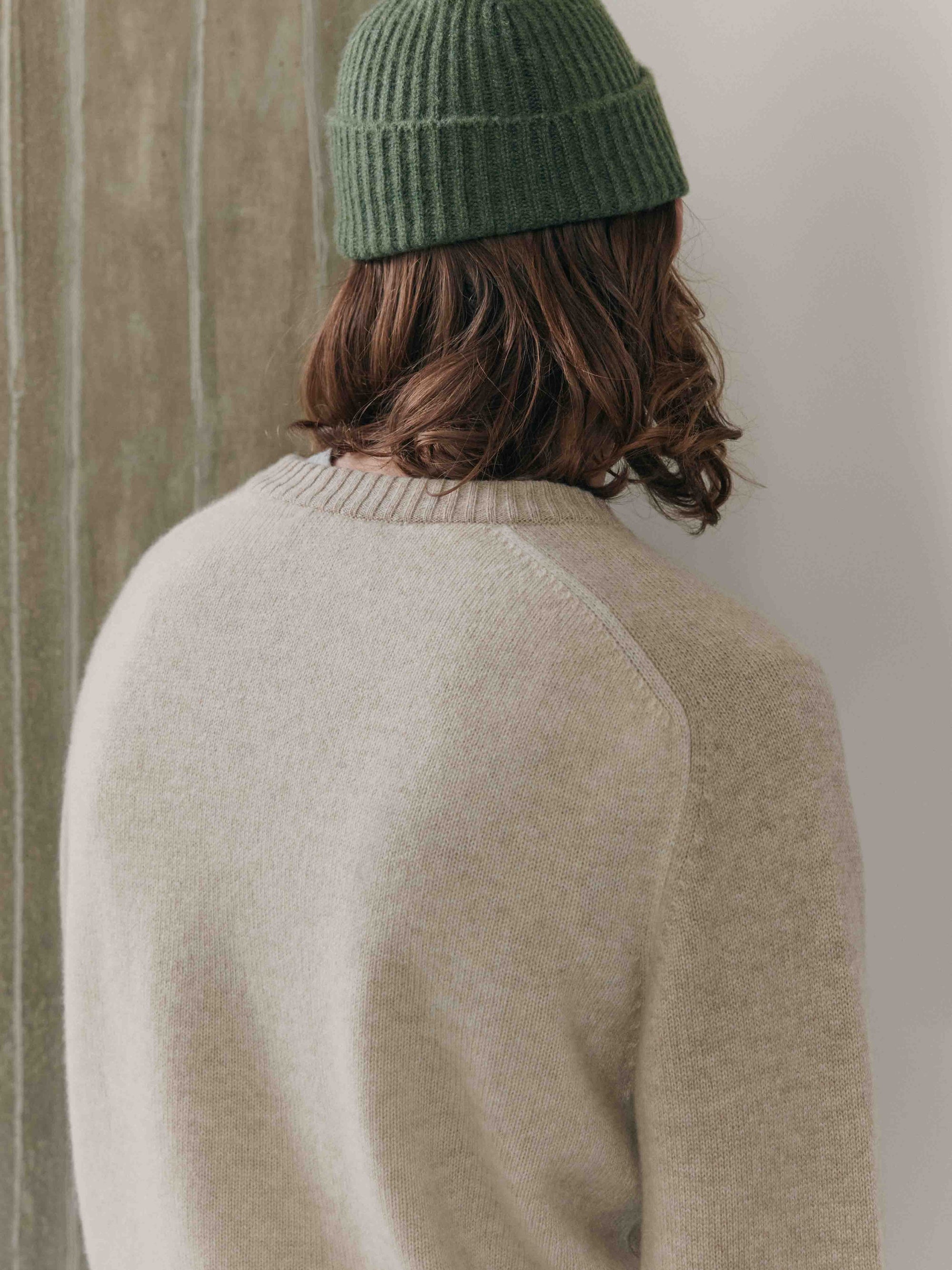 Mens Shadow Knitted Cashmere V-Neck Sweater Natural| Begg x Co