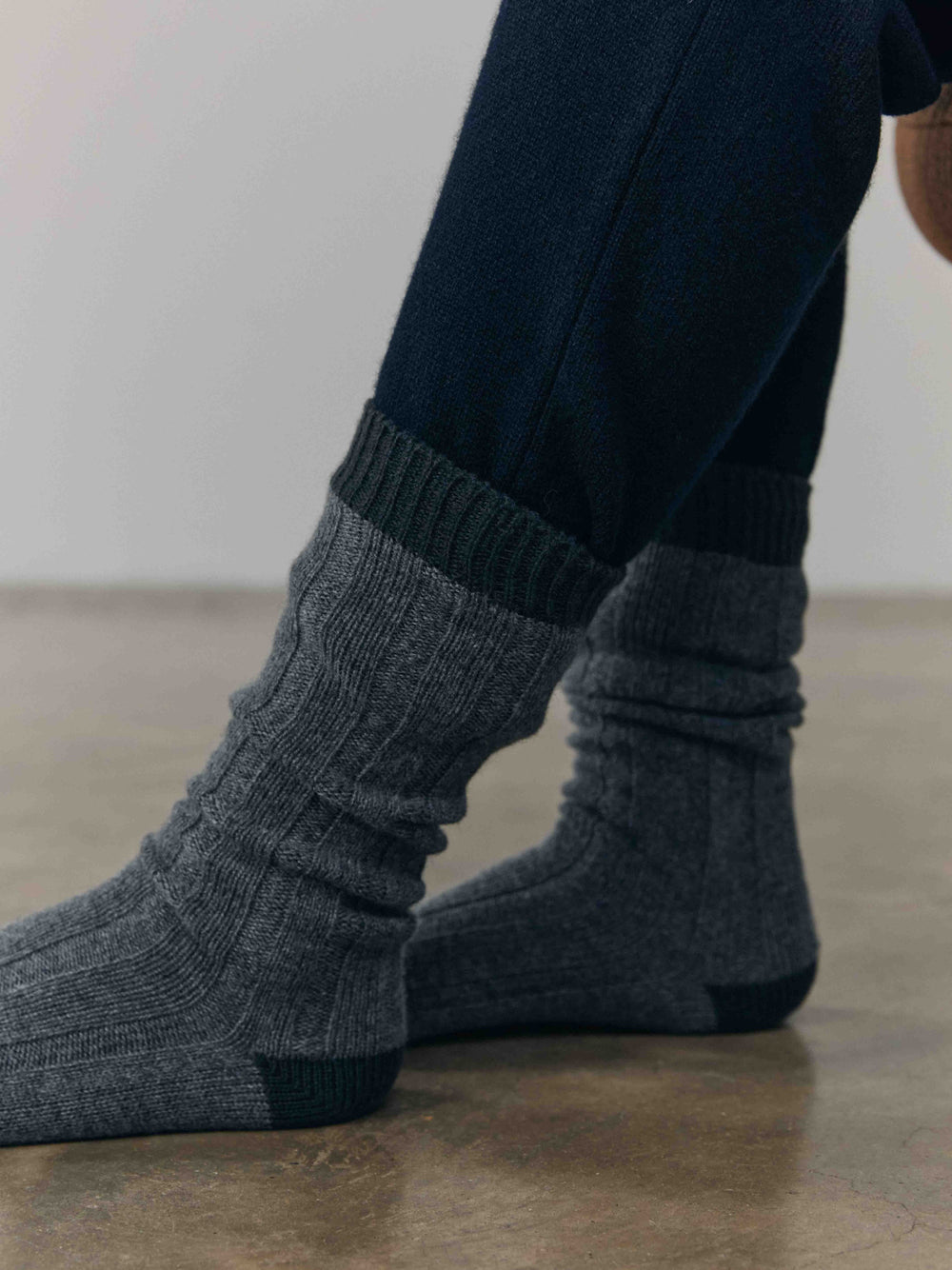 Womens Tipped Cashmere Socks Siberian Grey | Begg x Co