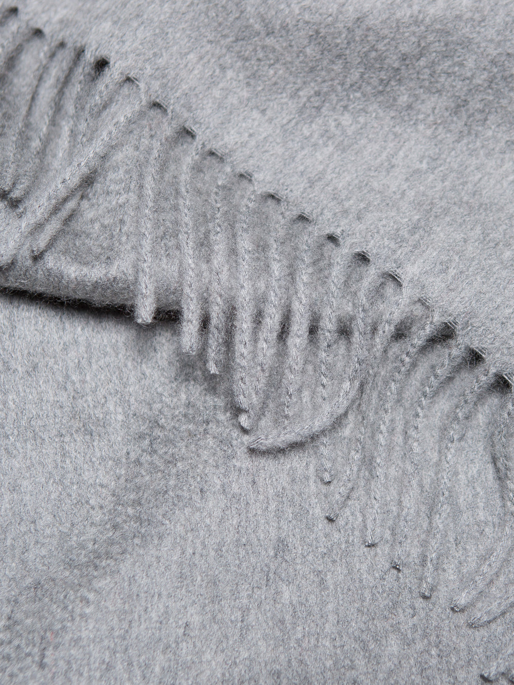 Arran Plain Mens Cashmere Scarf Flannel Grey Detail | Begg x Co