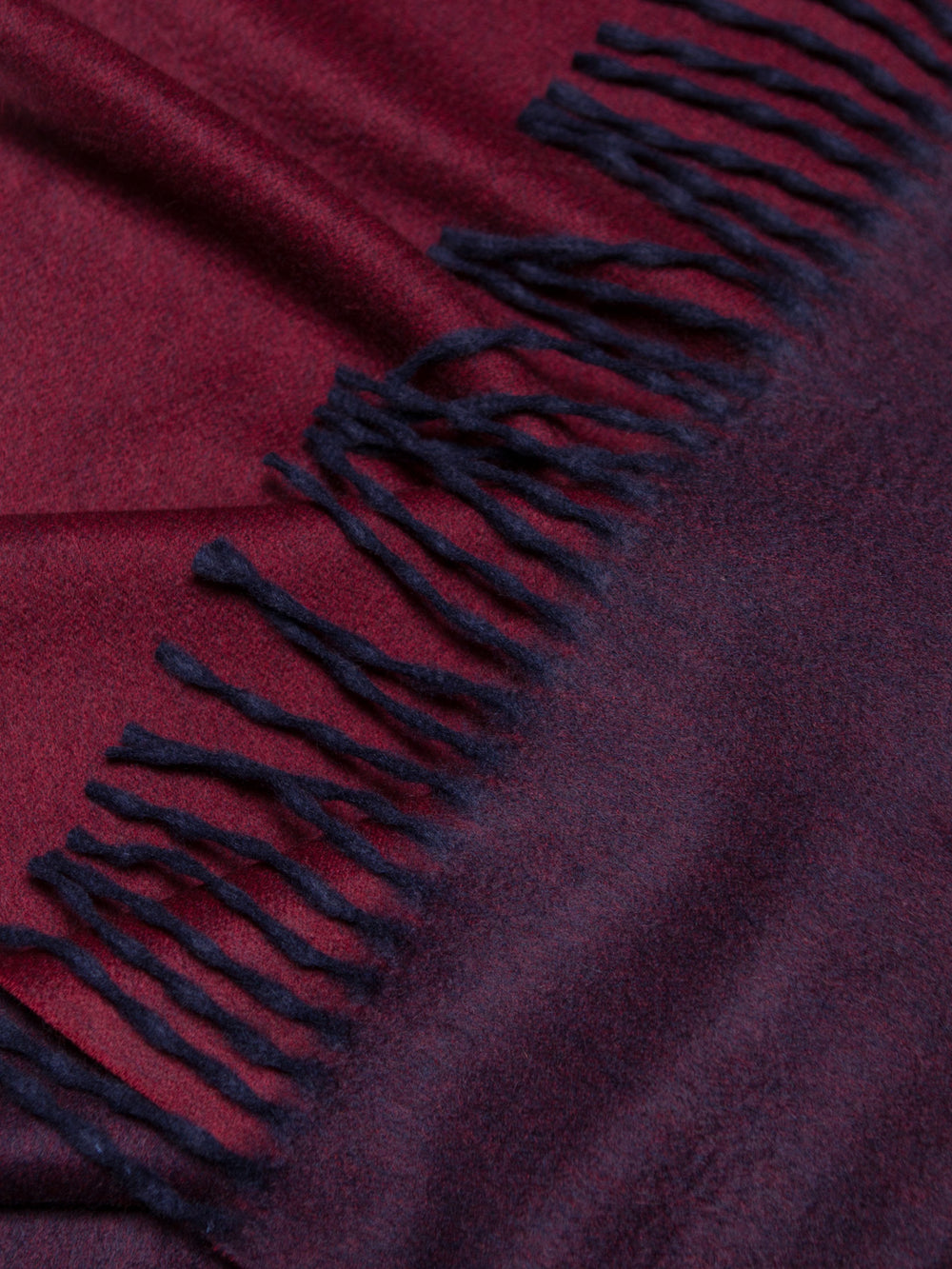 Arran Reversible Womens Cashmere Scarf Navy Wine Detail | Begg x Co