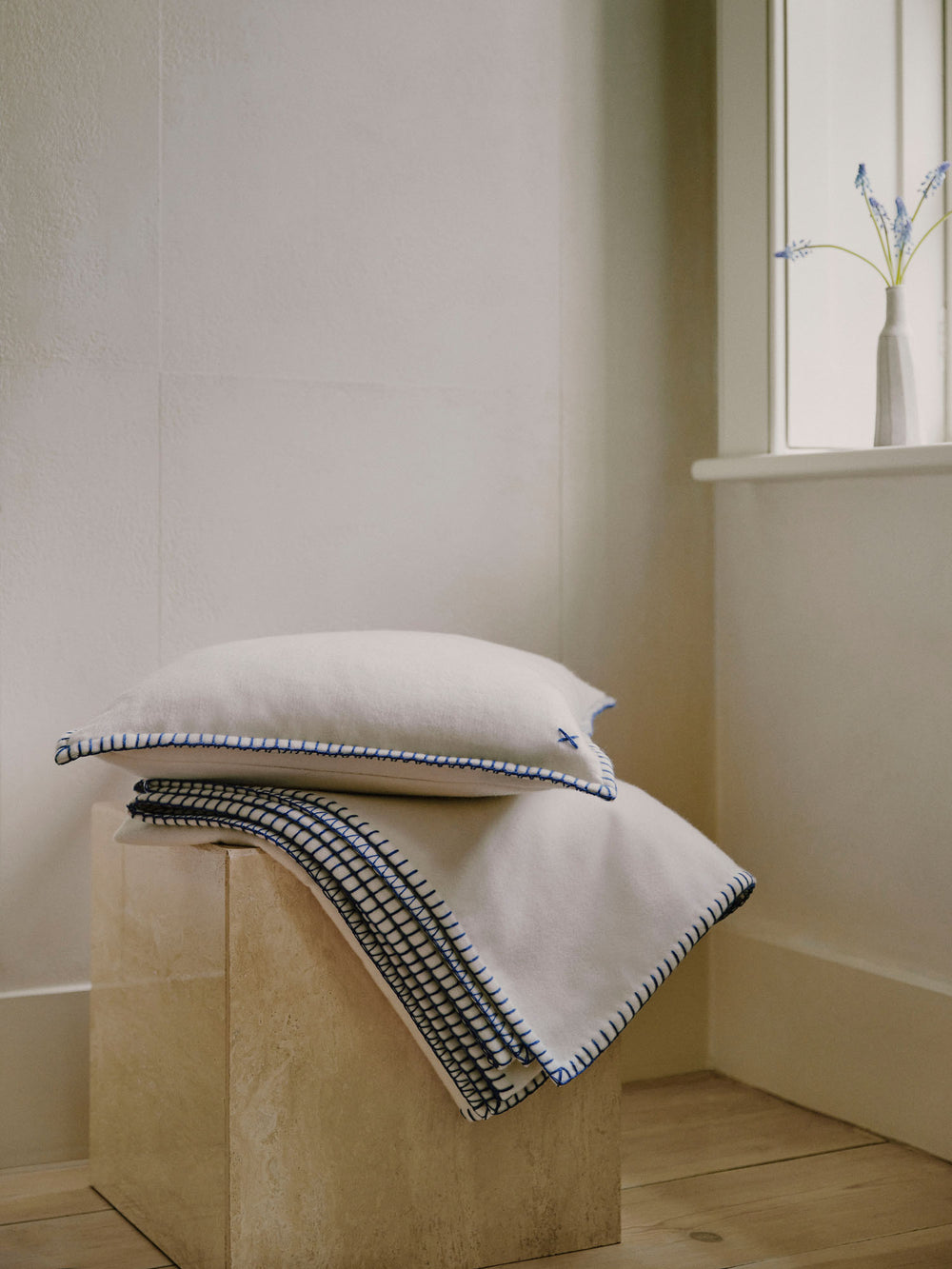 Lewis Cashmere Throw Dark White Sapphire | Begg x Co