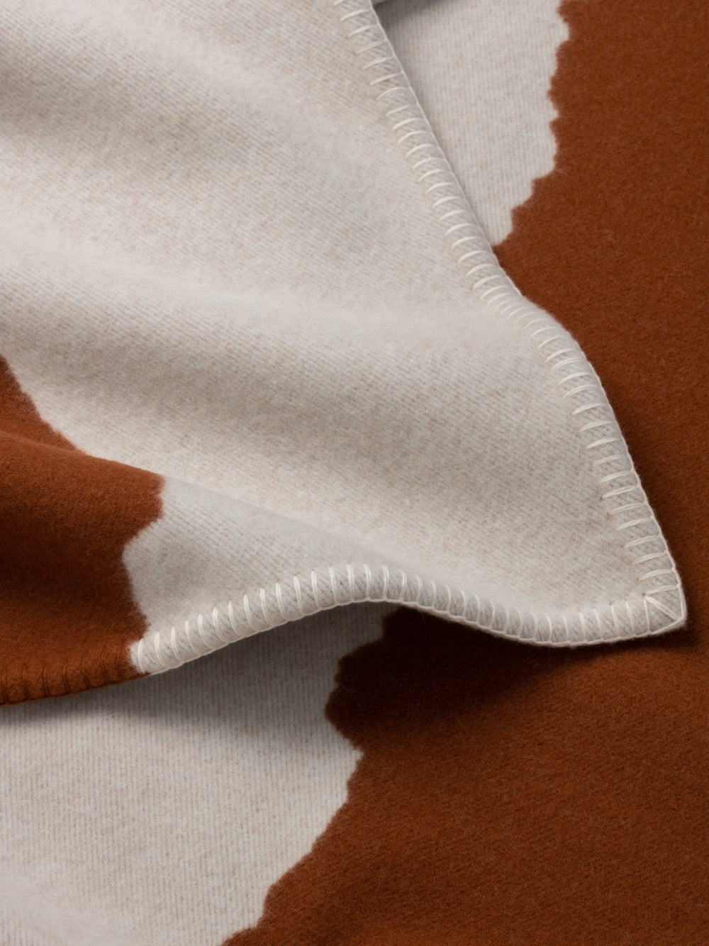 Valatzu Talla Lambswool Cashmere Blanket White Sienna| Begg x Co